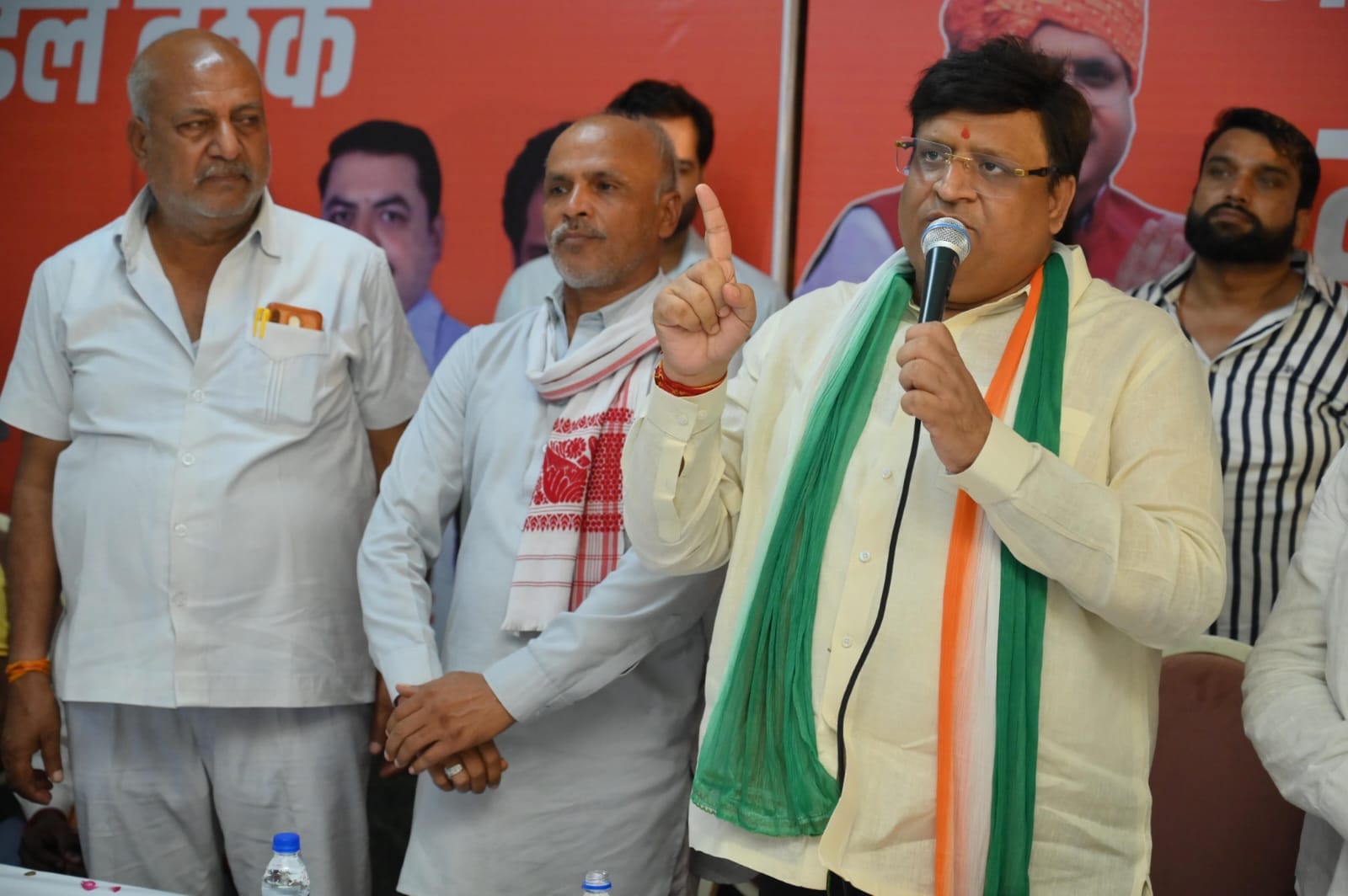 Faridabad auto drivers gave their full support to Faridabad 89 assembly BJP candidate